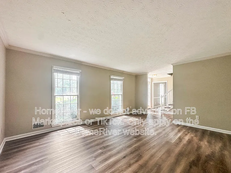 561 Chatham Trl — Photo 6