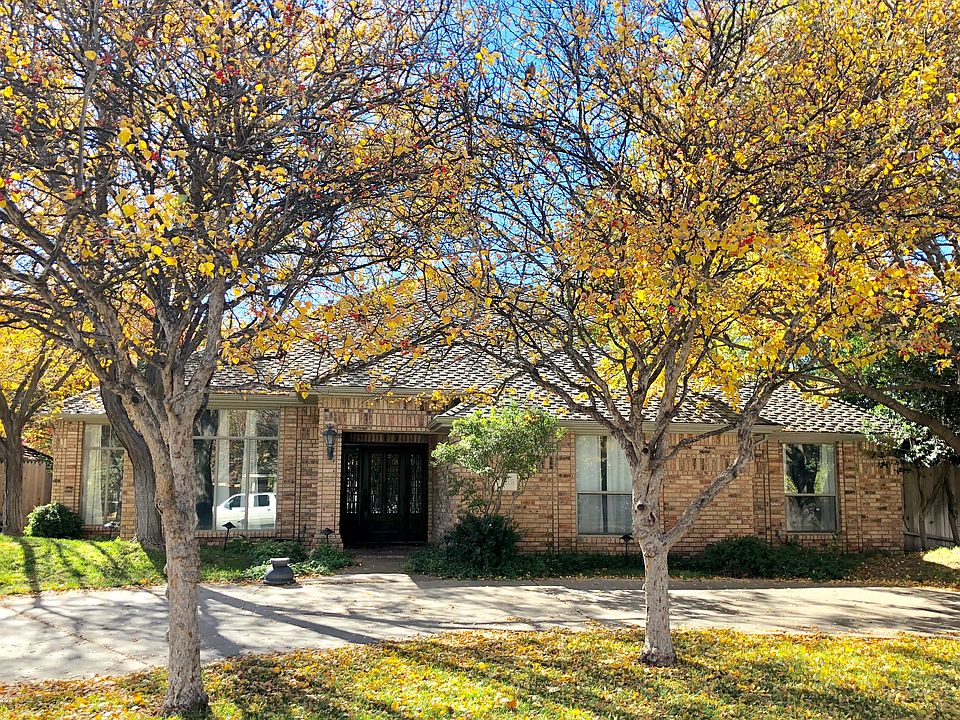 Breathtaking curb appeal