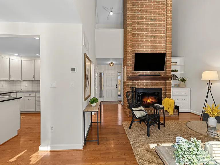 704 Ticonderoga Ave — Photo 14