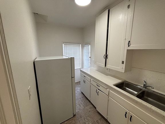 4th image of 3831 1st Ave #5