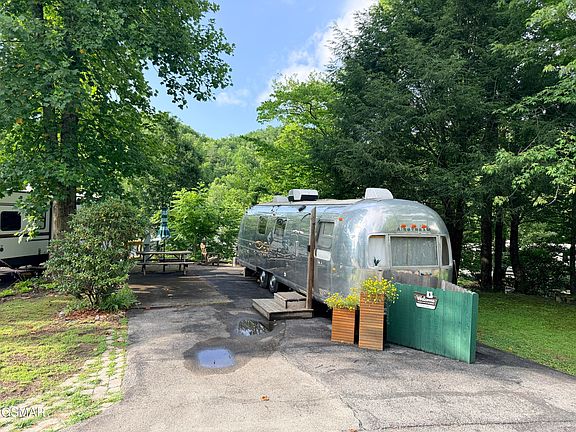4th image of 4229 E Pkwy Lot 263