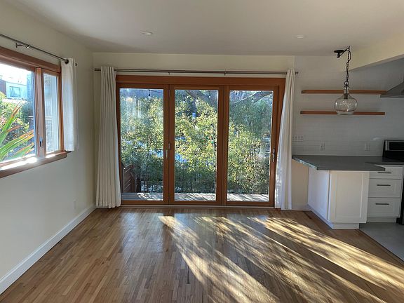 2nd image of 711 Marine St