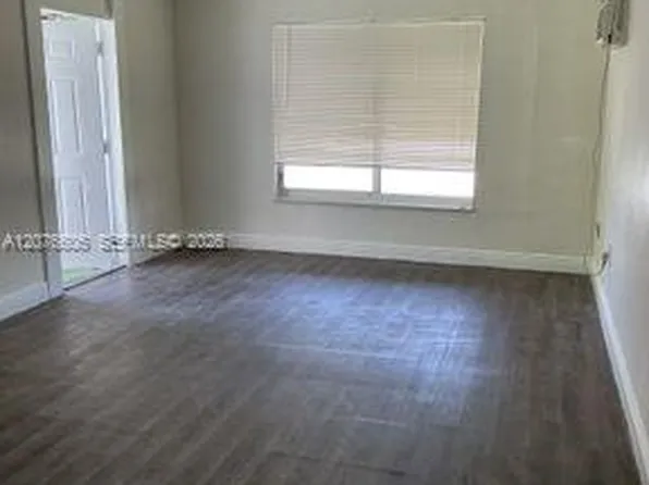 2331 Hayes St, Hollywood, FL 33020