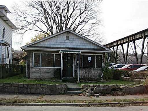 2nd image of 1213 1st Ave