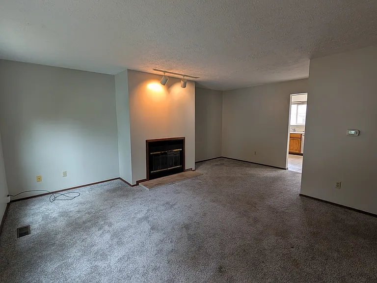 3195 Gracemore Ave — Photo 4