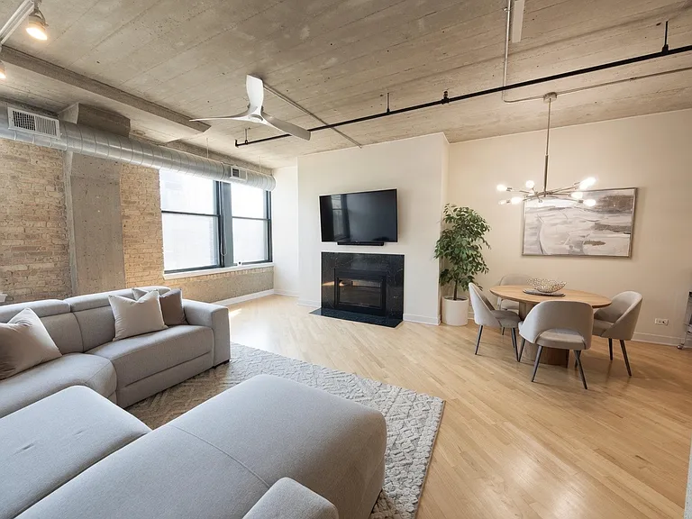 411 W Ontario St #527 — Photo 7