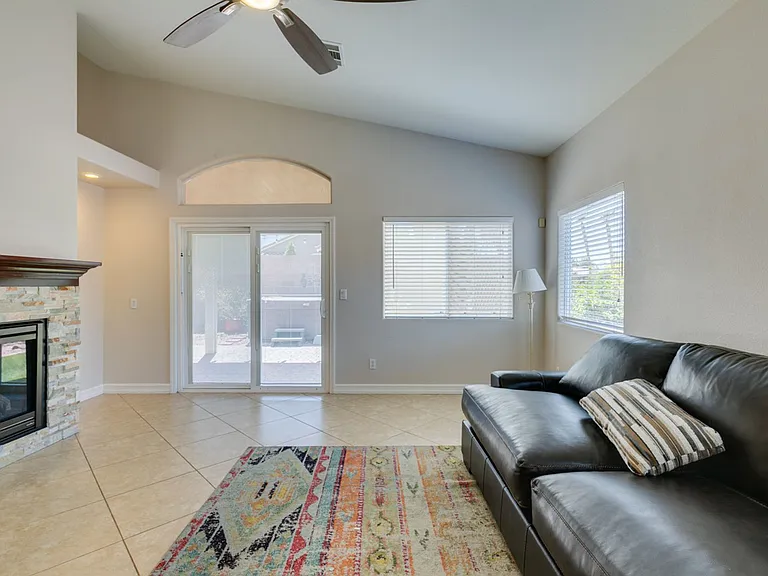 489 First Light St — Photo 10