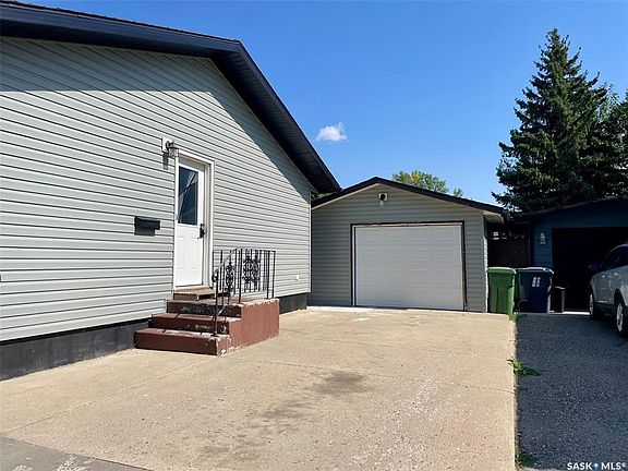 3rd image of 73 Cedarwood Cres