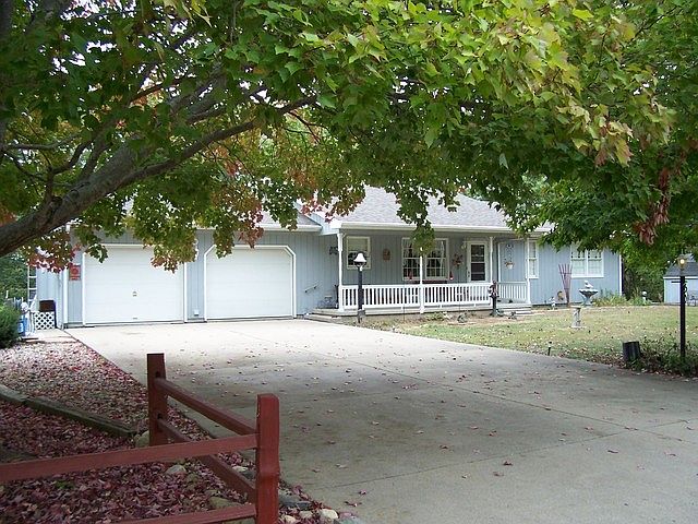 2nd image of 30 Poplar Dr