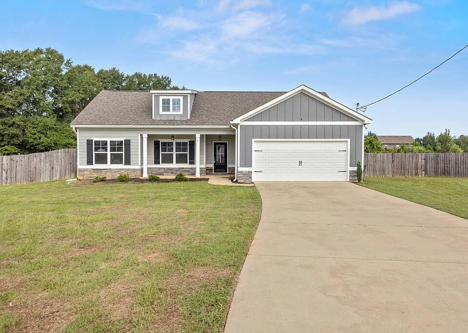 1st image of 4 Belmont Dr