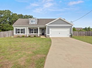 4 Belmont Dr, Fort Mitchell, AL 36856
