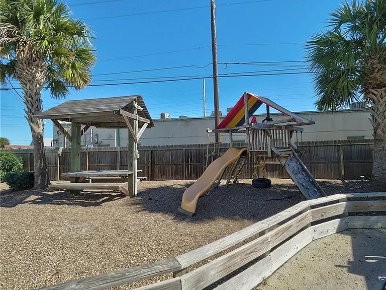 15102 Dory Dr — Photo 14