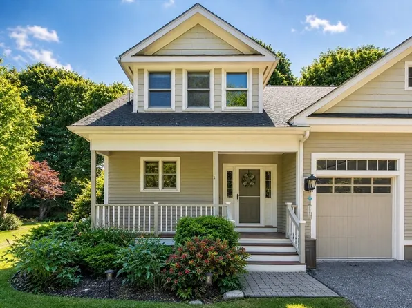 36 Roosevelt Rd #36, Lexington, MA 02420