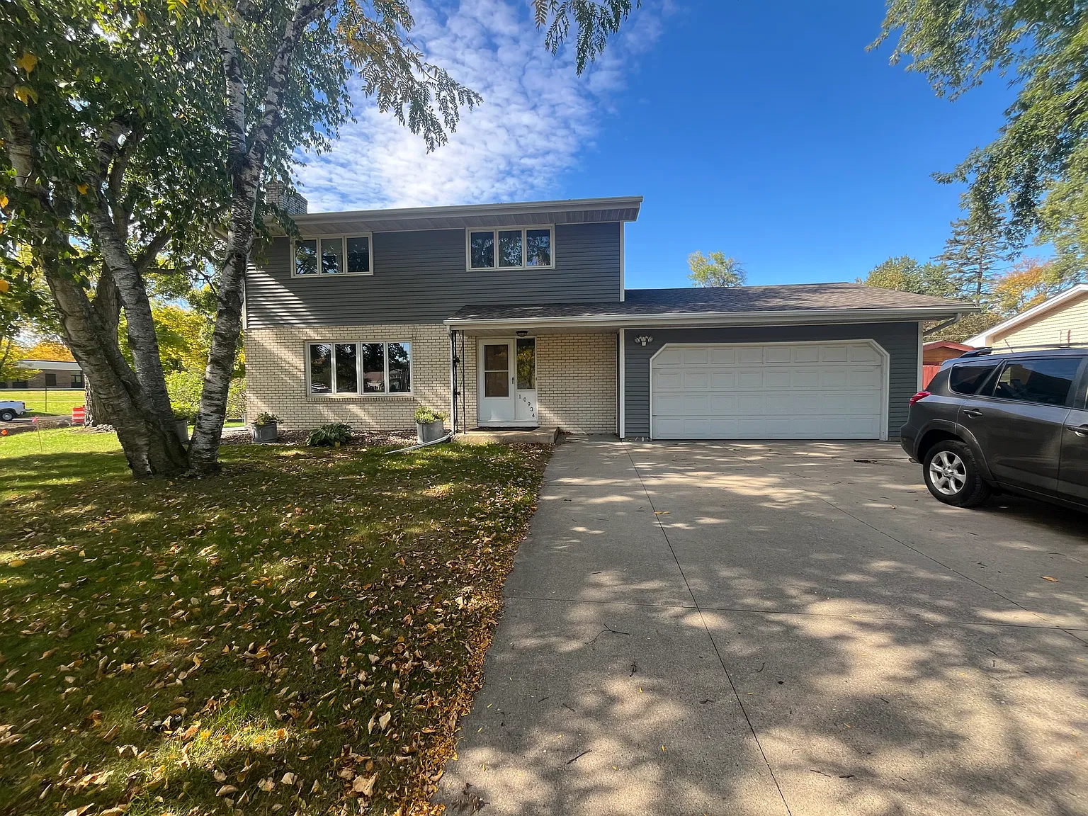 4 bed, 2262 sqft, $3,000 — Photo 2