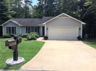 215 Windsor Forest Cir, Fletcher, NC 28732