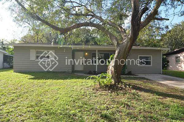 912 Skyview Dr — Photo 1