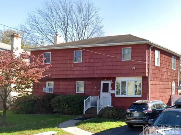35 Fiat Ave, Iselin, NJ 08830