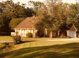 17230 Meadowview Dr, Prairieville, LA 70769