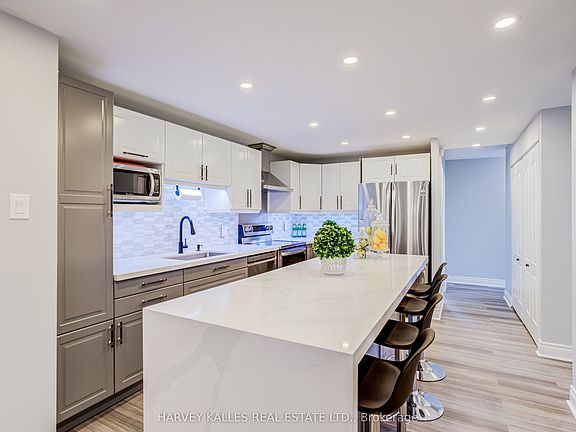 2nd image of 65 Huntingdale Blvd #103
