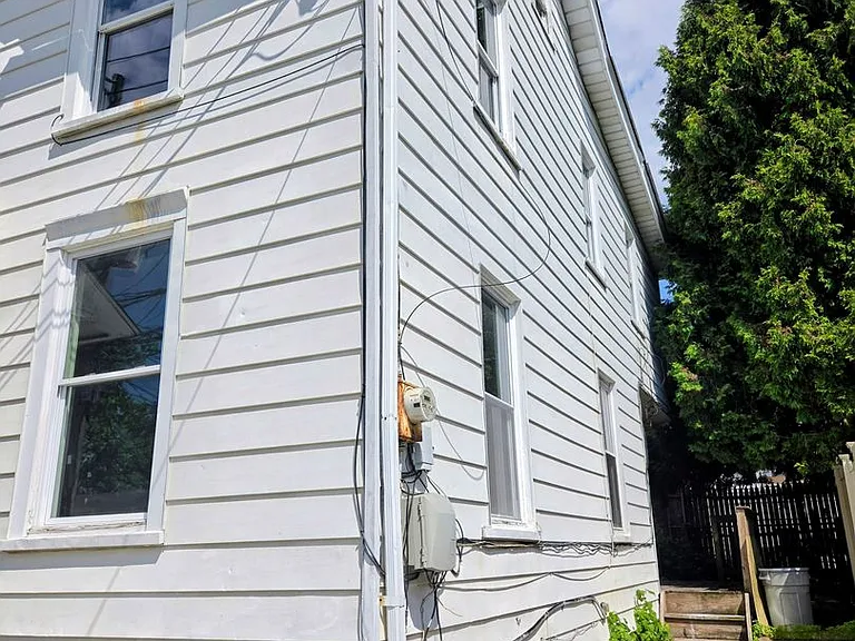 1437 W Court St — Photo 15