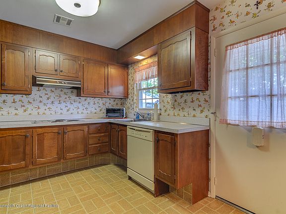 3rd image of 592A Lake Point Dr #1001