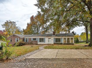 25 Cloverleaf Ln, Ballwin, MO 63011