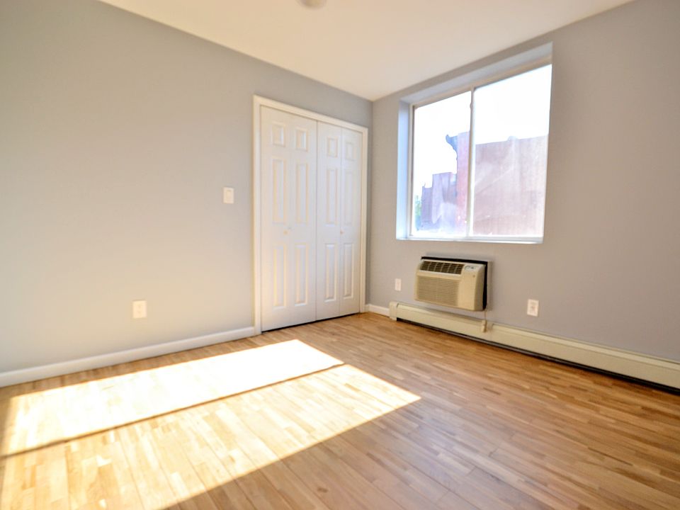 1st image of 383 Vernon Ave