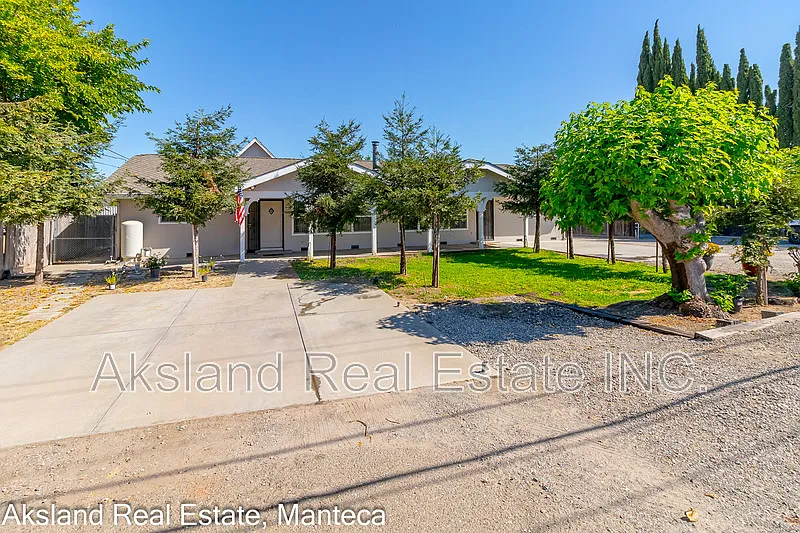 3005 W Lathrop Rd #1