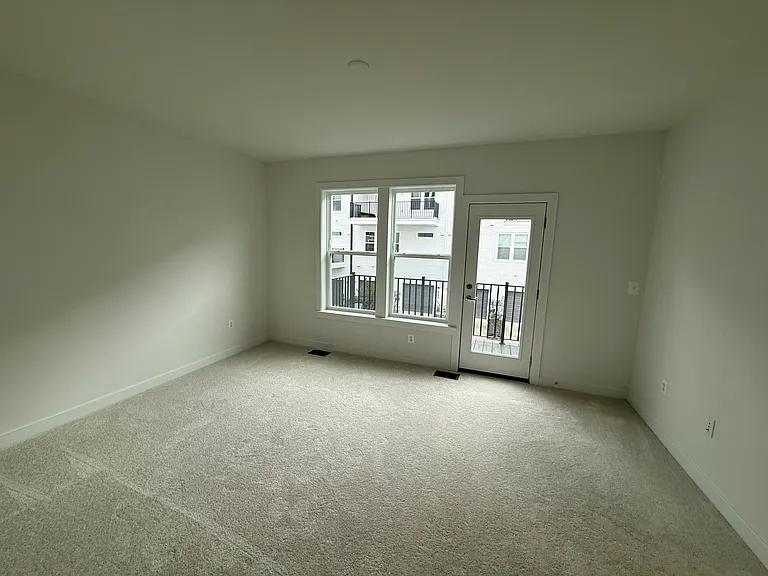 16172 Frederick Rd — Photo 15