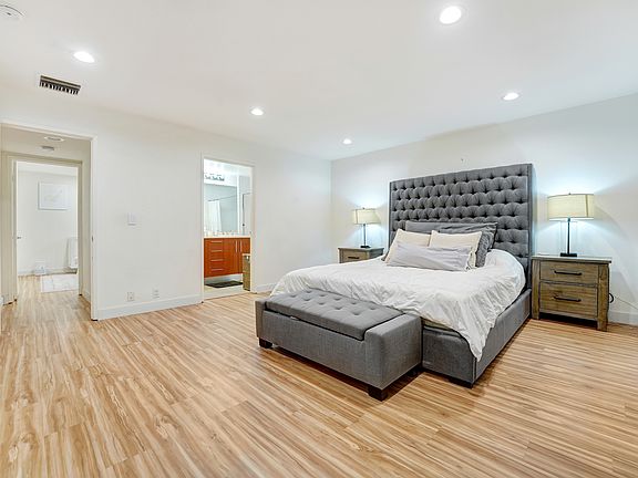 5th image of 18324 Clark St Unit 119