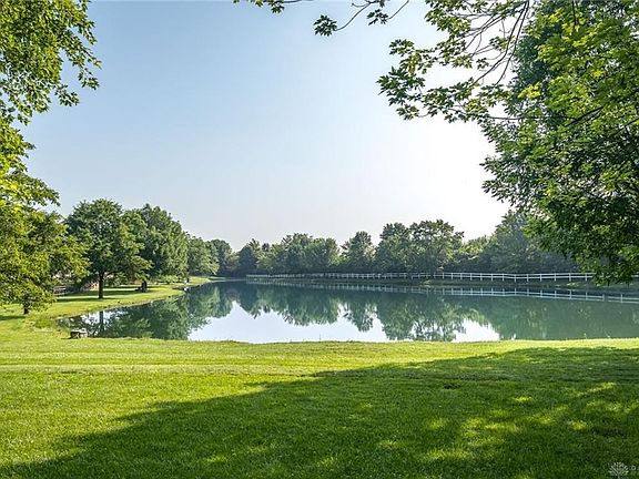 2nd image of 583 Autumn Creek Dr
