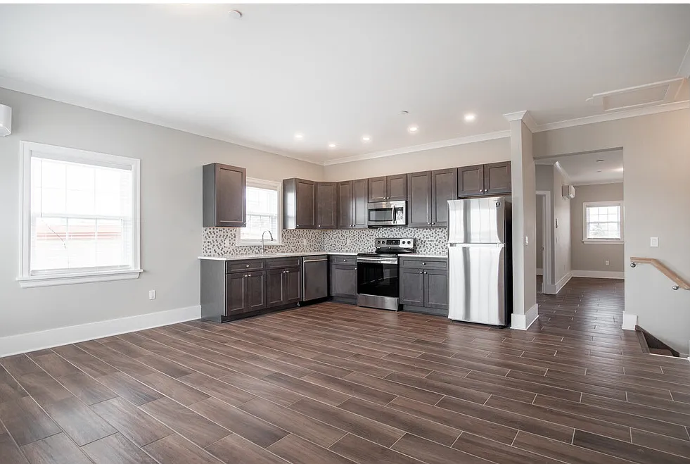 1 bed, 1025 sqft, $3,200 — Photo 1