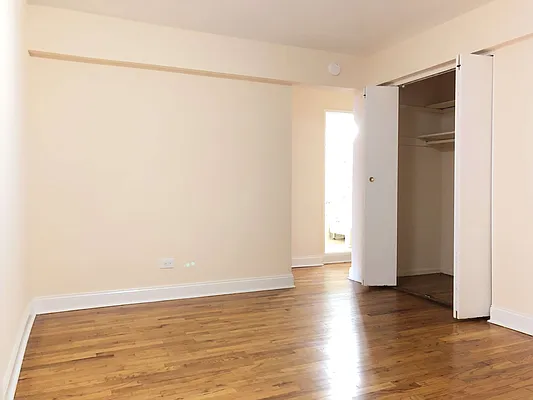 Rented by Kew Forest Realty Inc | media 5