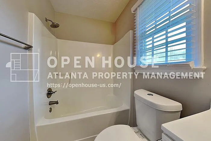 2290 Huntington Dr — Photo 18