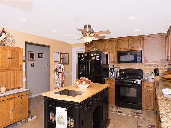 4th image of 1273 S Oaks Ave
