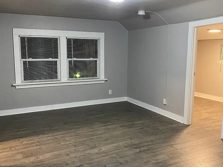 416 N G St #6 — Photo 1