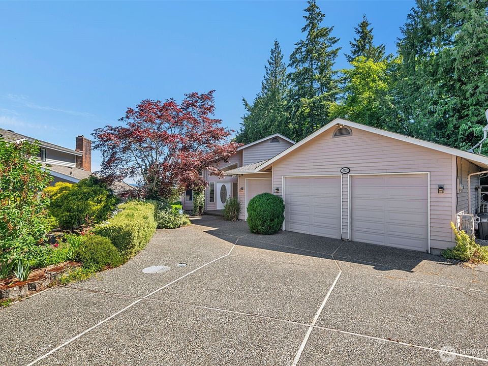 1st image of 4927 23rd Avenue W