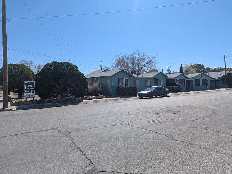 714 Austin Ave — Photo 2