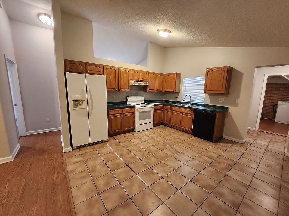 1st image of 10906 Regency Dr