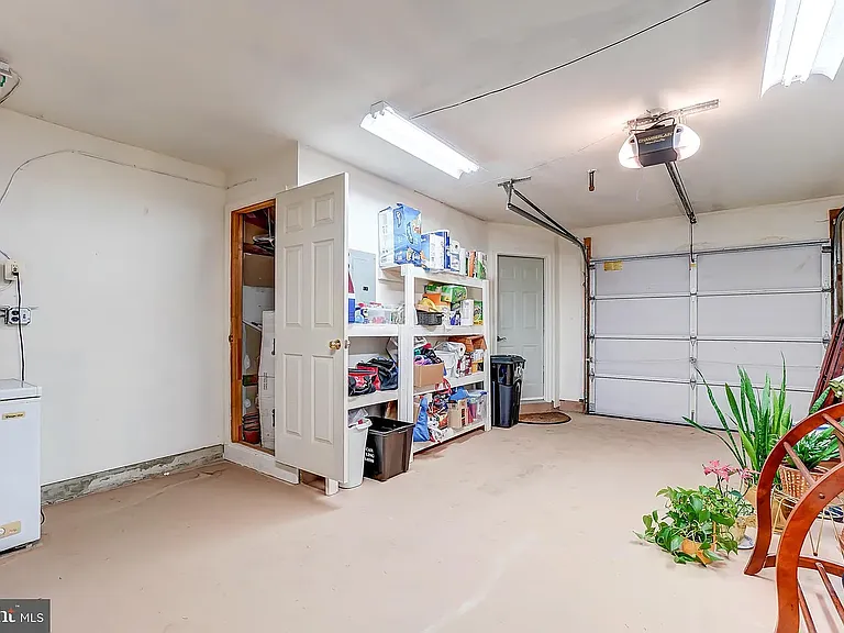 11707 Tumbrel Ct — Photo 33
