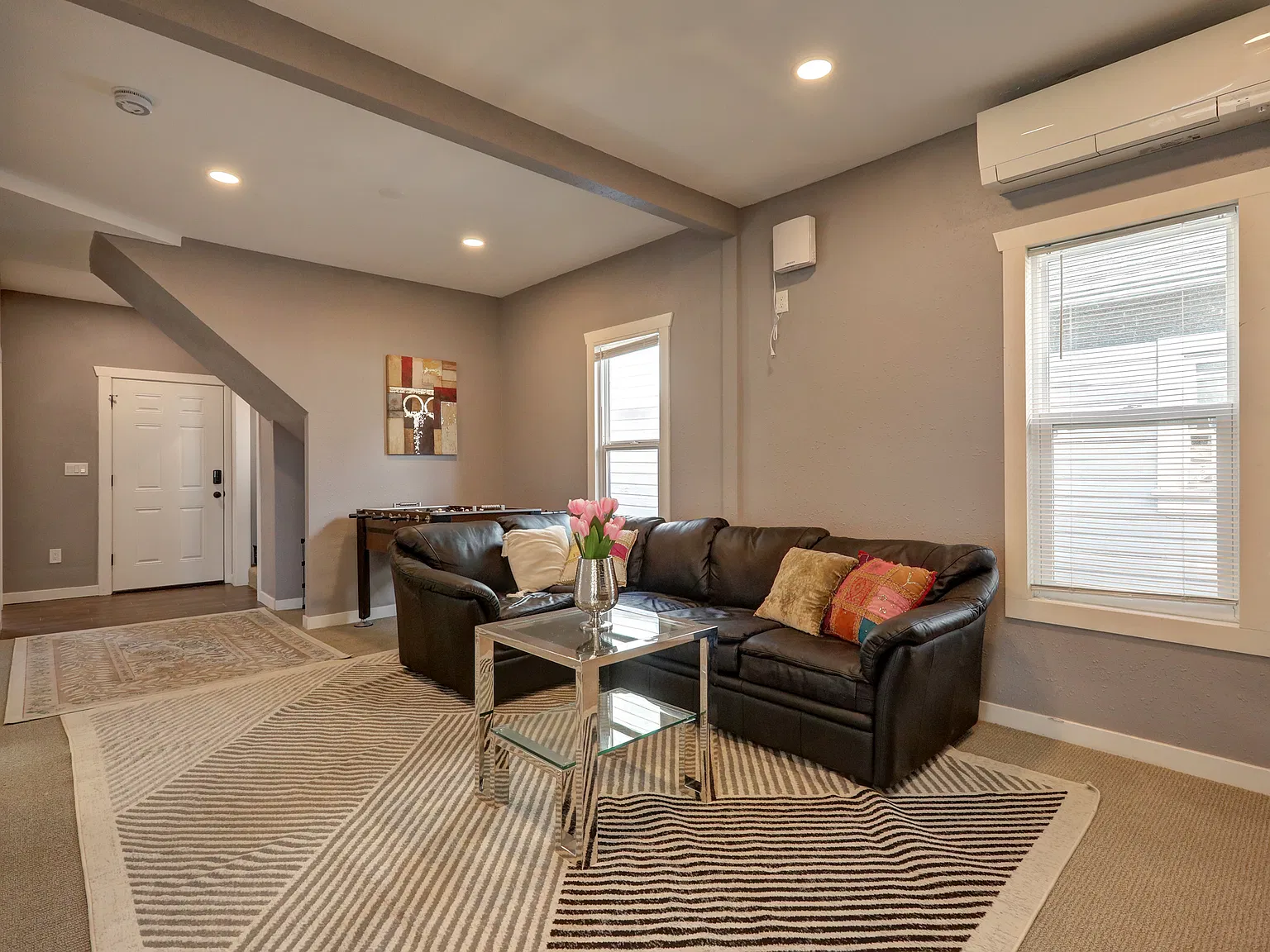 3 bed, 1366 sqft, $3,980 — Photo 4