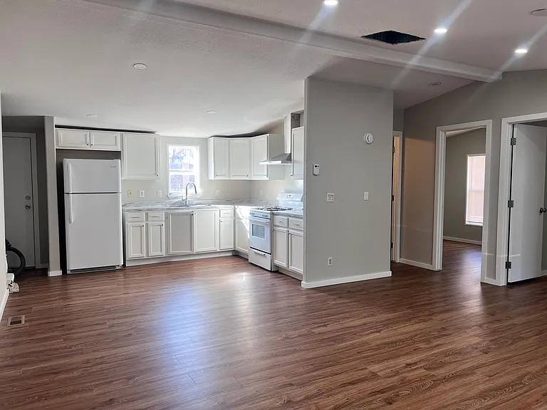 327 Galataneau St NW — Photo 7