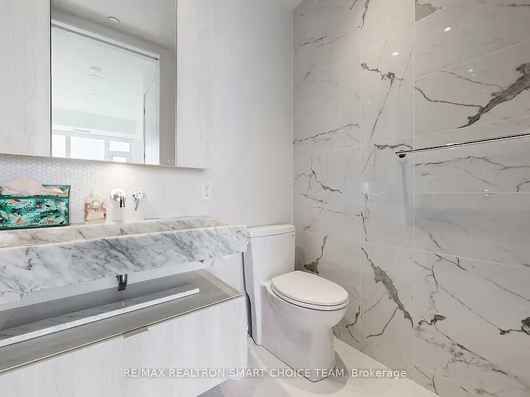 11 Yorkville Ave #5002 — Photo 28