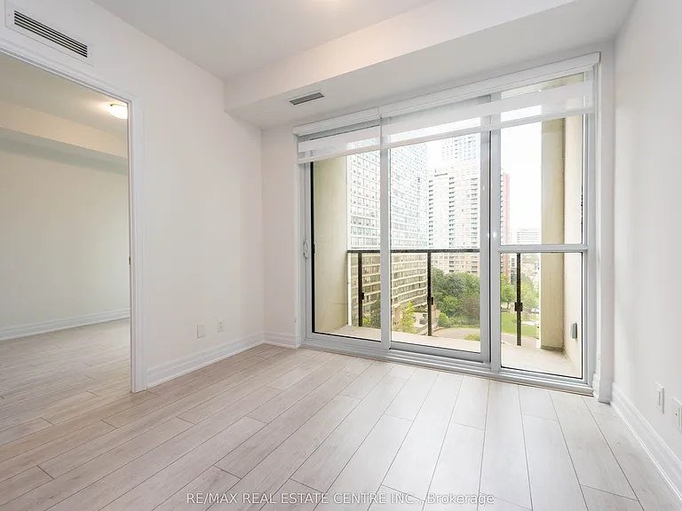 30 Elm Dr W #601 — Photo 14