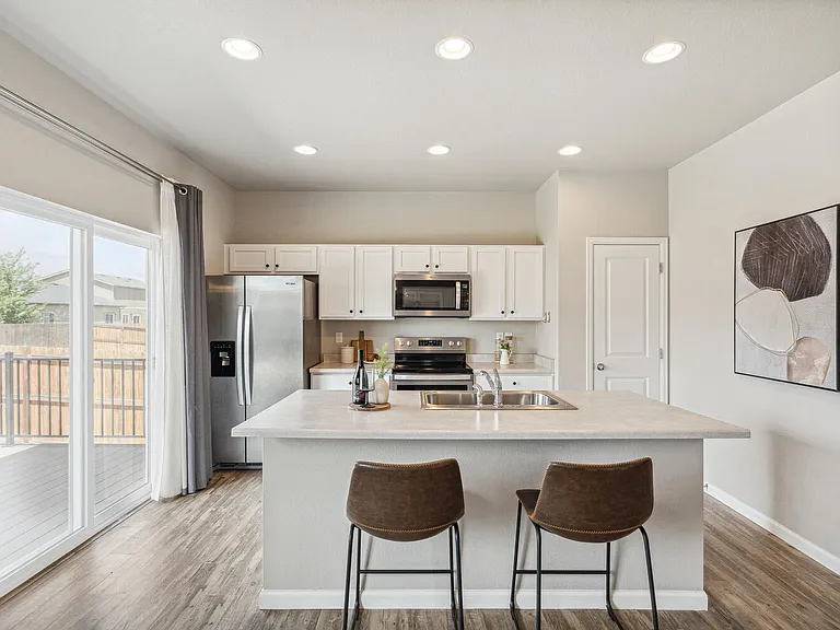 1119 Sherman Dr — Photo 9