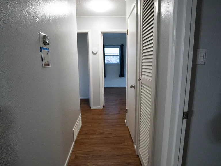 1004 Russell Ln — Photo 19