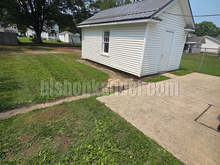 1020 Cedar Ave — Photo 12