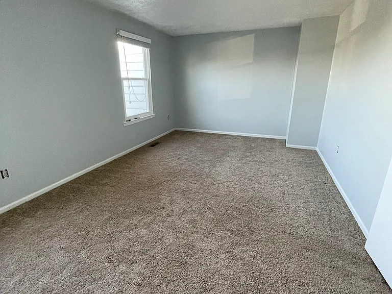 8425 Klarey Ct — Photo 12
