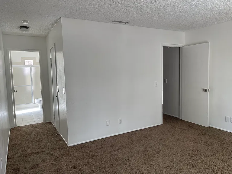 1825 Silver Oak Way — Photo 11
