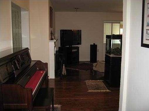 5th image of 419 NW 13th Ave